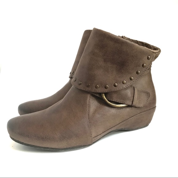 bear trap ankle boots